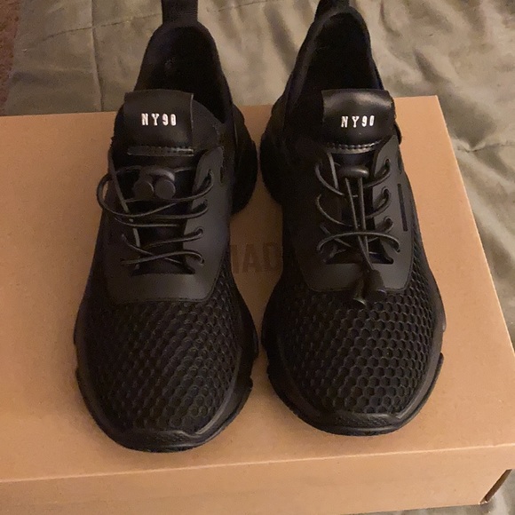 Steve Madden sneakers size 7 PICK UP ONLY!!! - Picture 3 of 5